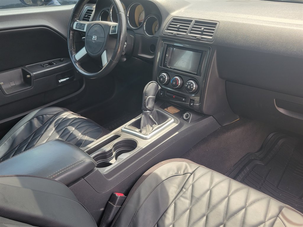 2010 Dodge Challenger R/T - Photo 8