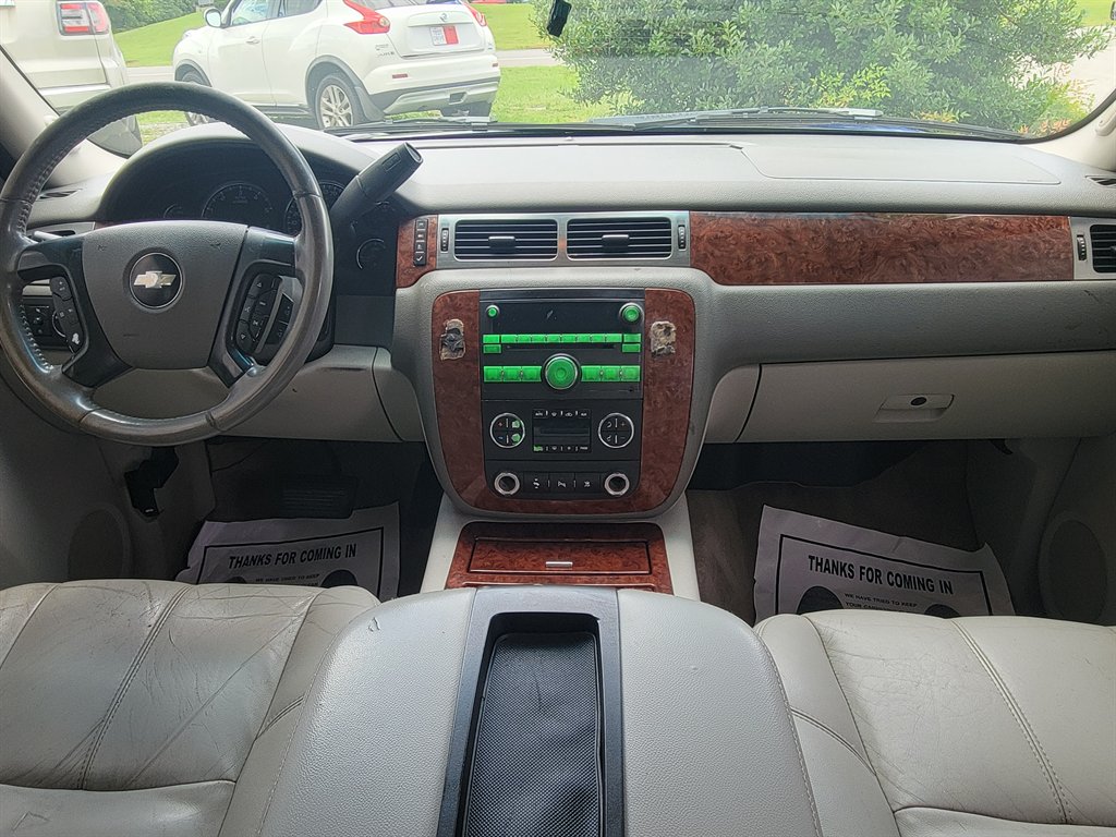 2007 Chevrolet Suburban LT - Photo 6