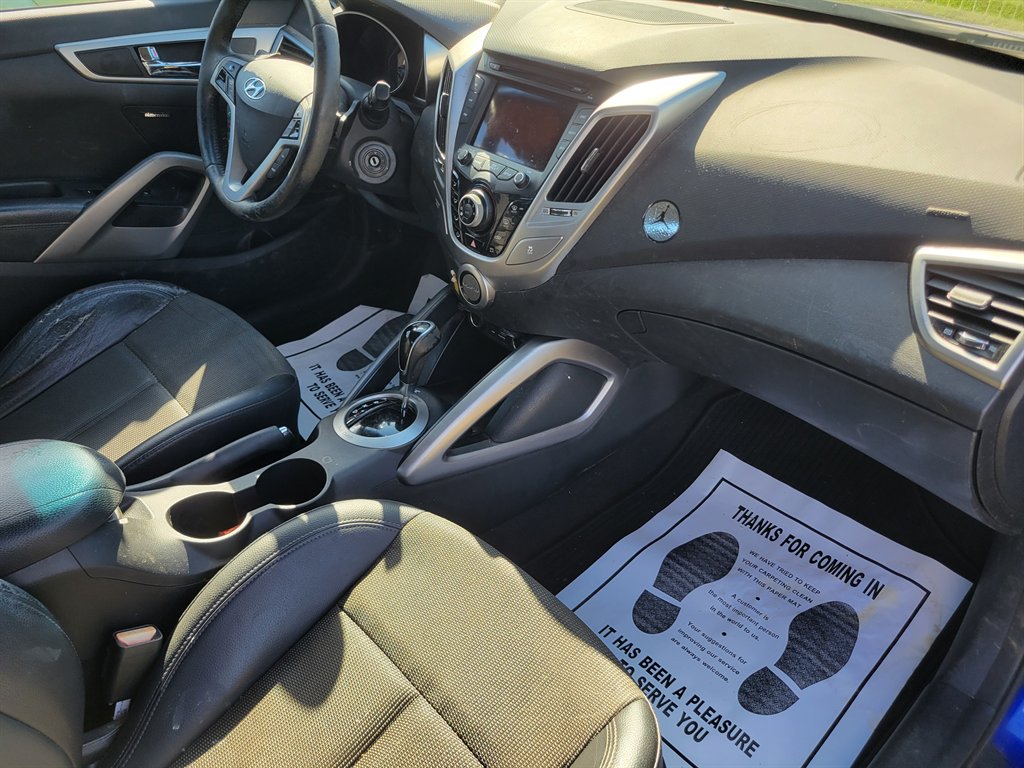 2013 Hyundai Veloster Base - Photo 8
